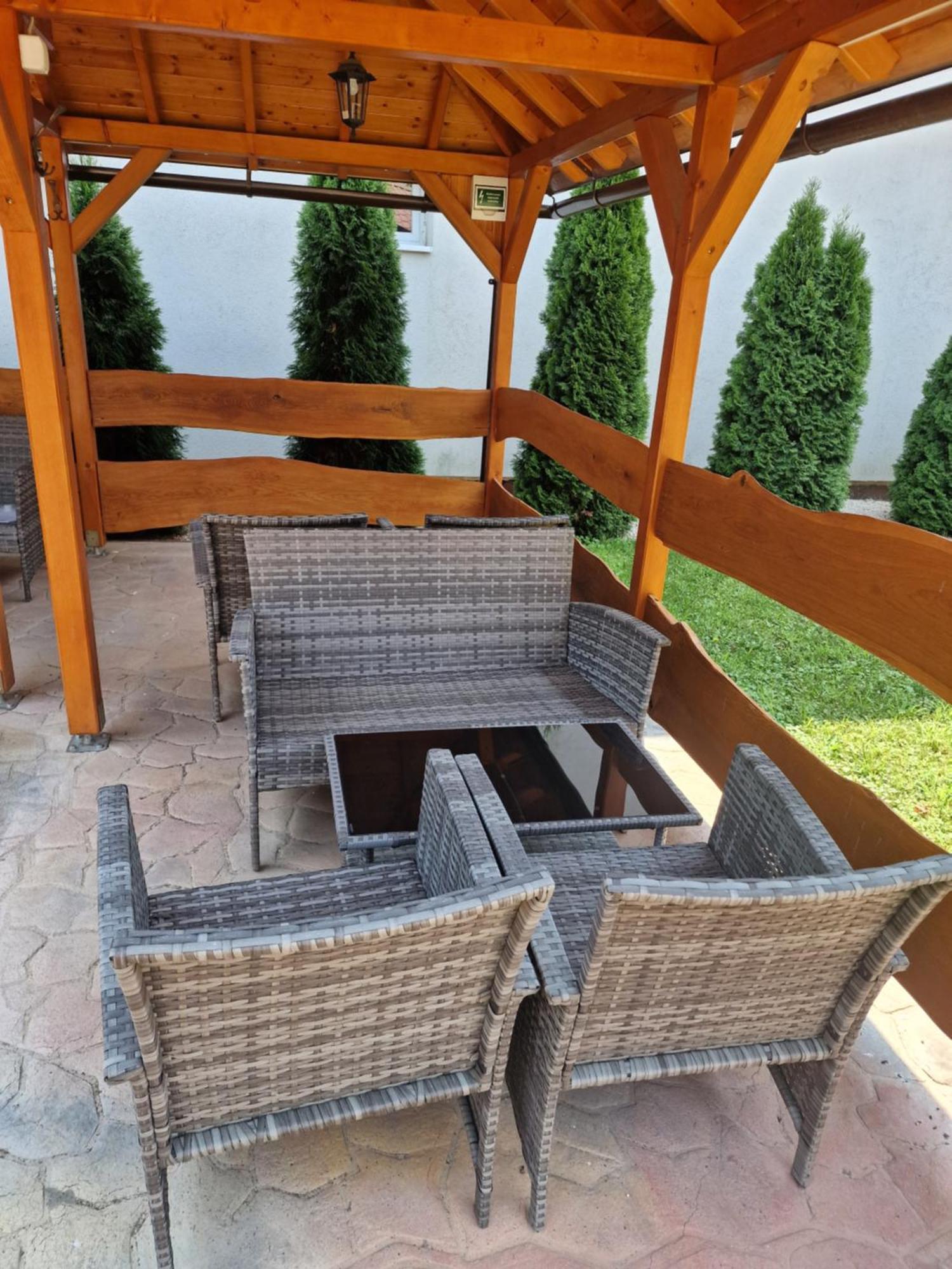 Holiday Apartmanhaz Gyula Luaran gambar