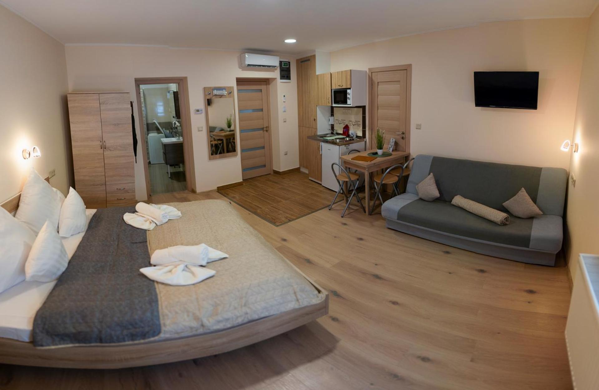 Holiday Apartmanhaz Gyula Luaran gambar