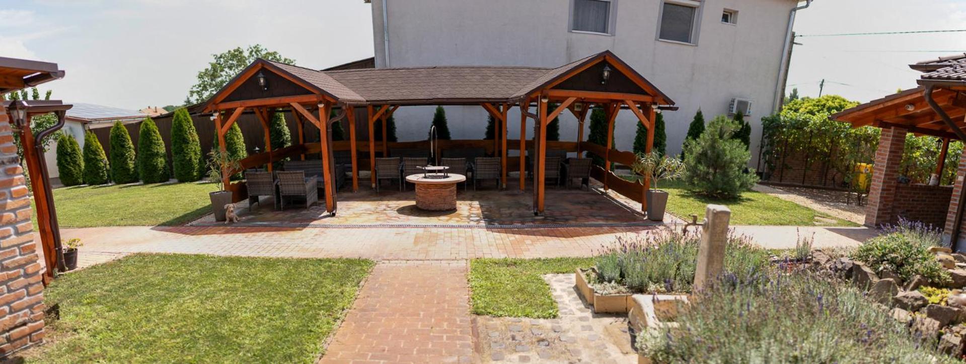 Holiday Apartmanhaz Gyula Luaran gambar