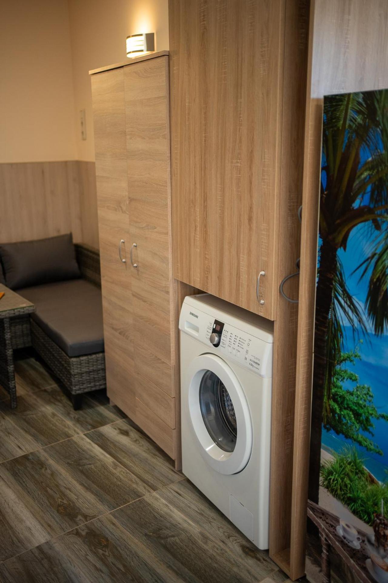 Holiday Apartmanhaz Gyula Luaran gambar