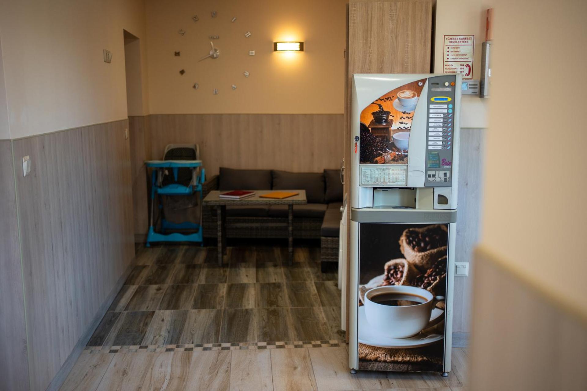 Holiday Apartmanhaz Gyula Luaran gambar