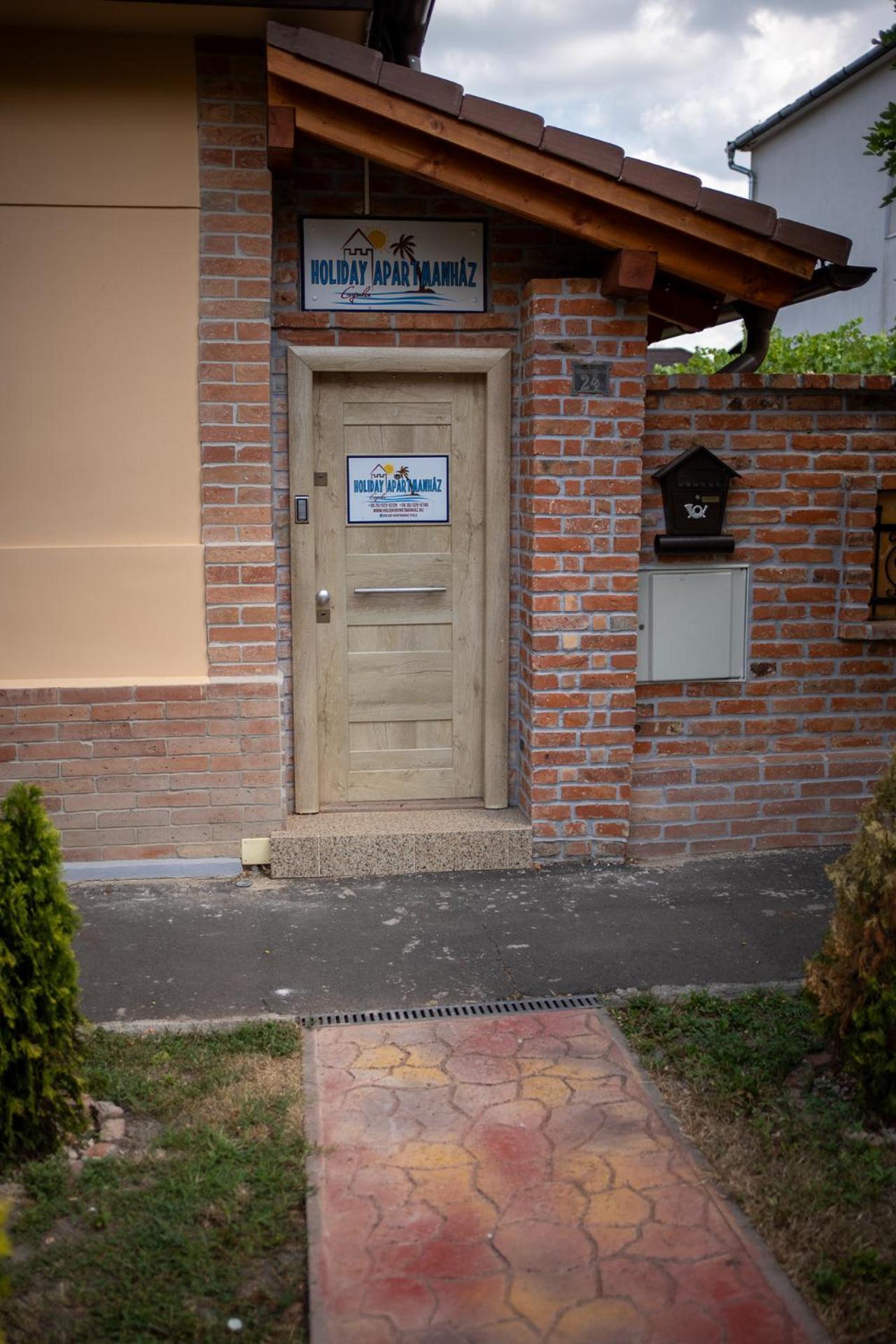 Holiday Apartmanhaz Gyula Luaran gambar