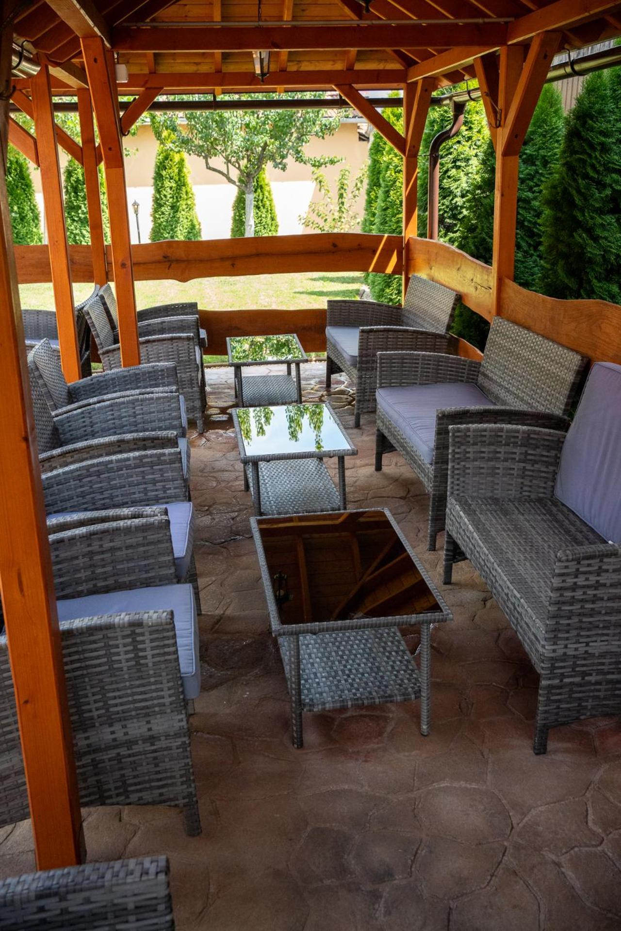 Holiday Apartmanhaz Gyula Luaran gambar